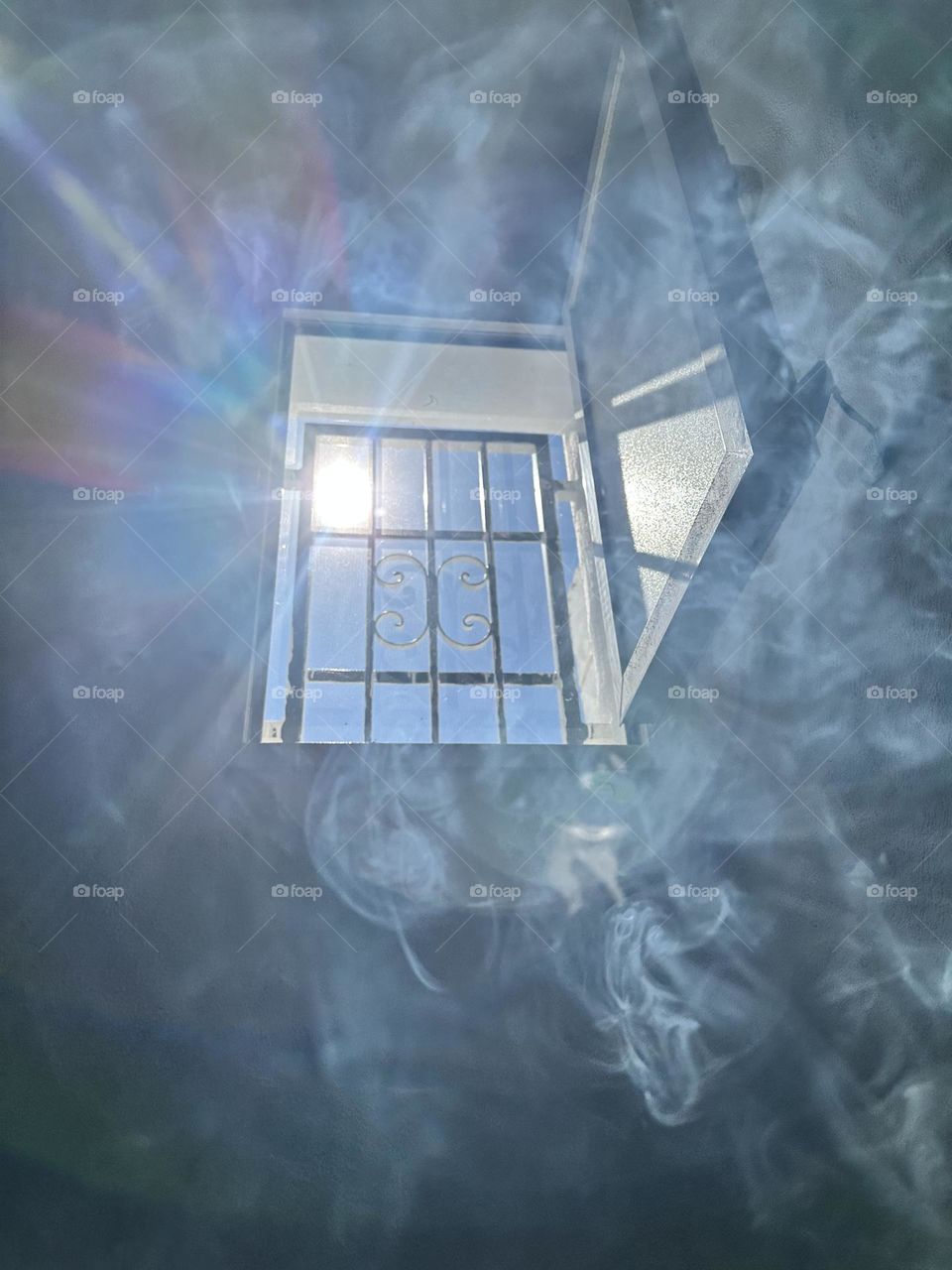 Window#smoke#sun