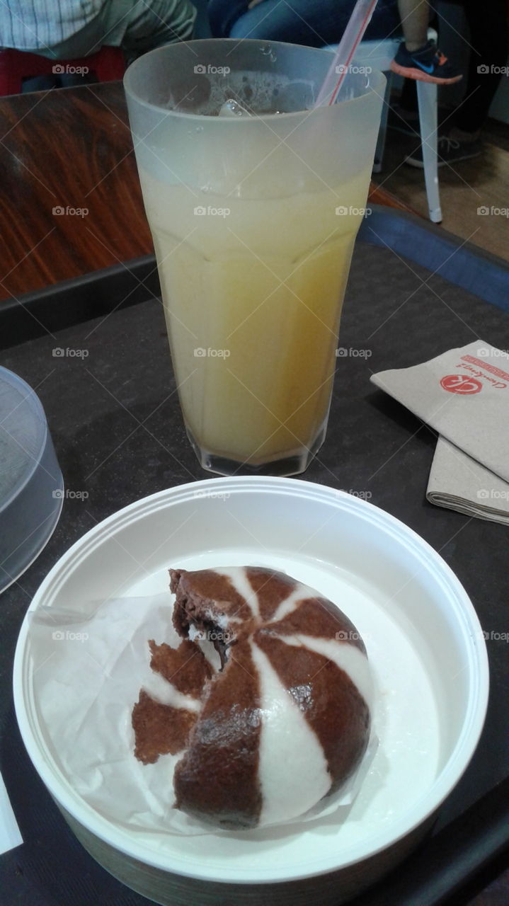 choco pao with pineapple juice