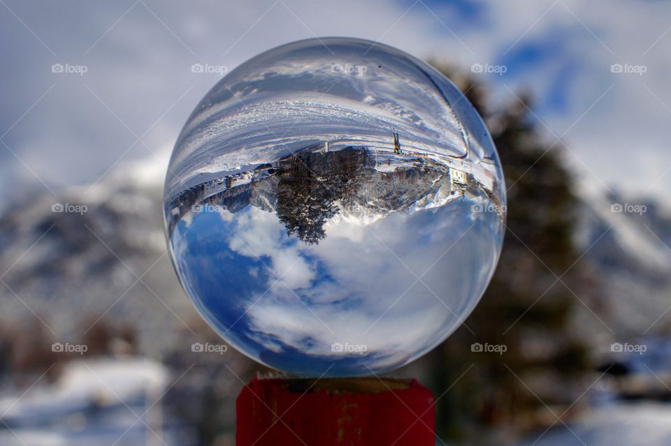 Lensball