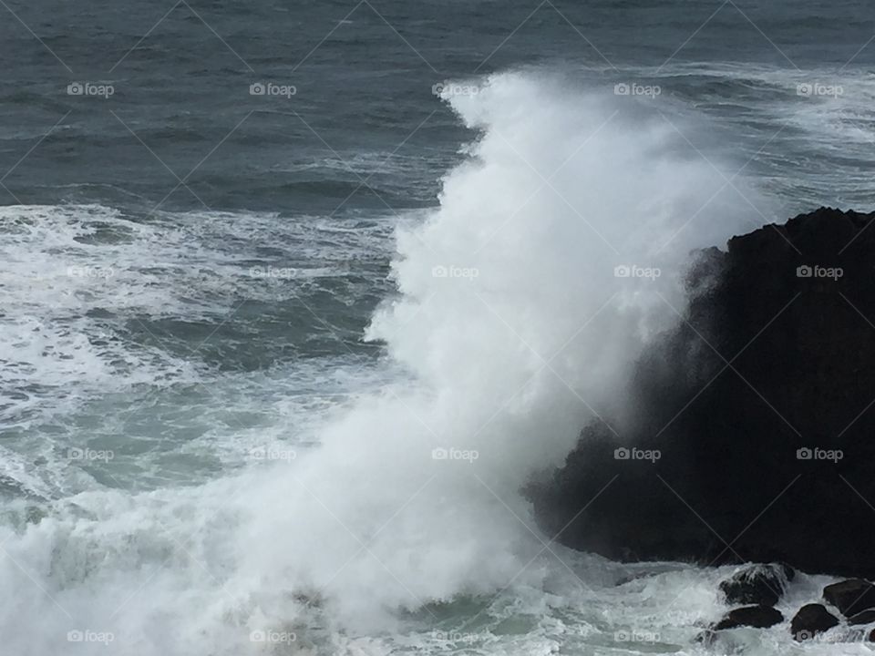 Wave on the Oregon coast