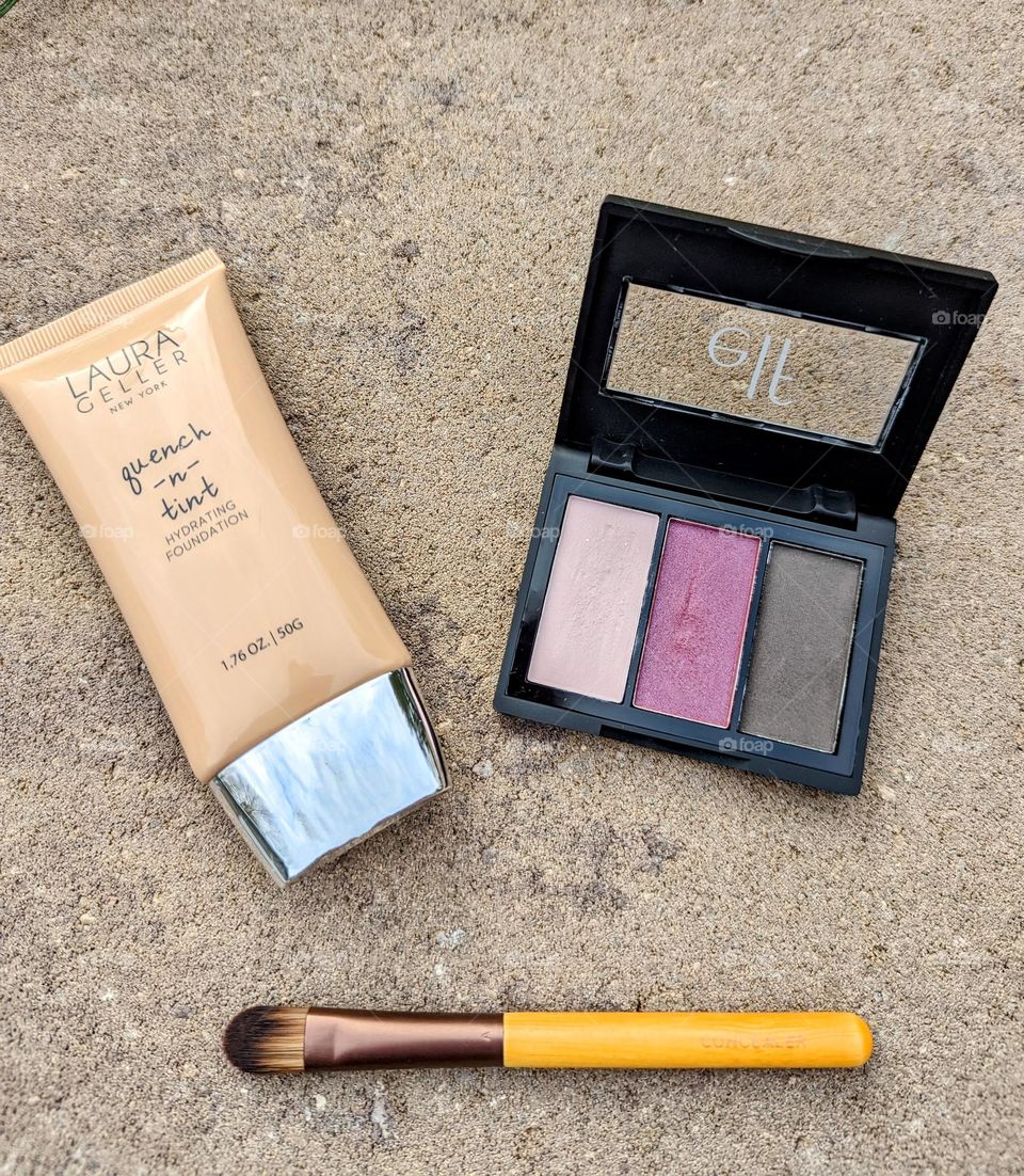 Perfect makeup trio for feeling beautiful