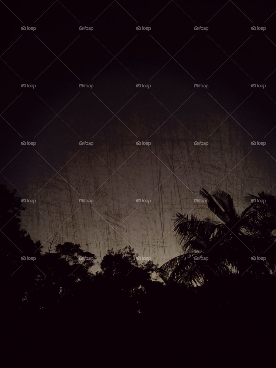 Céu carregado de inspiração e fascínio.