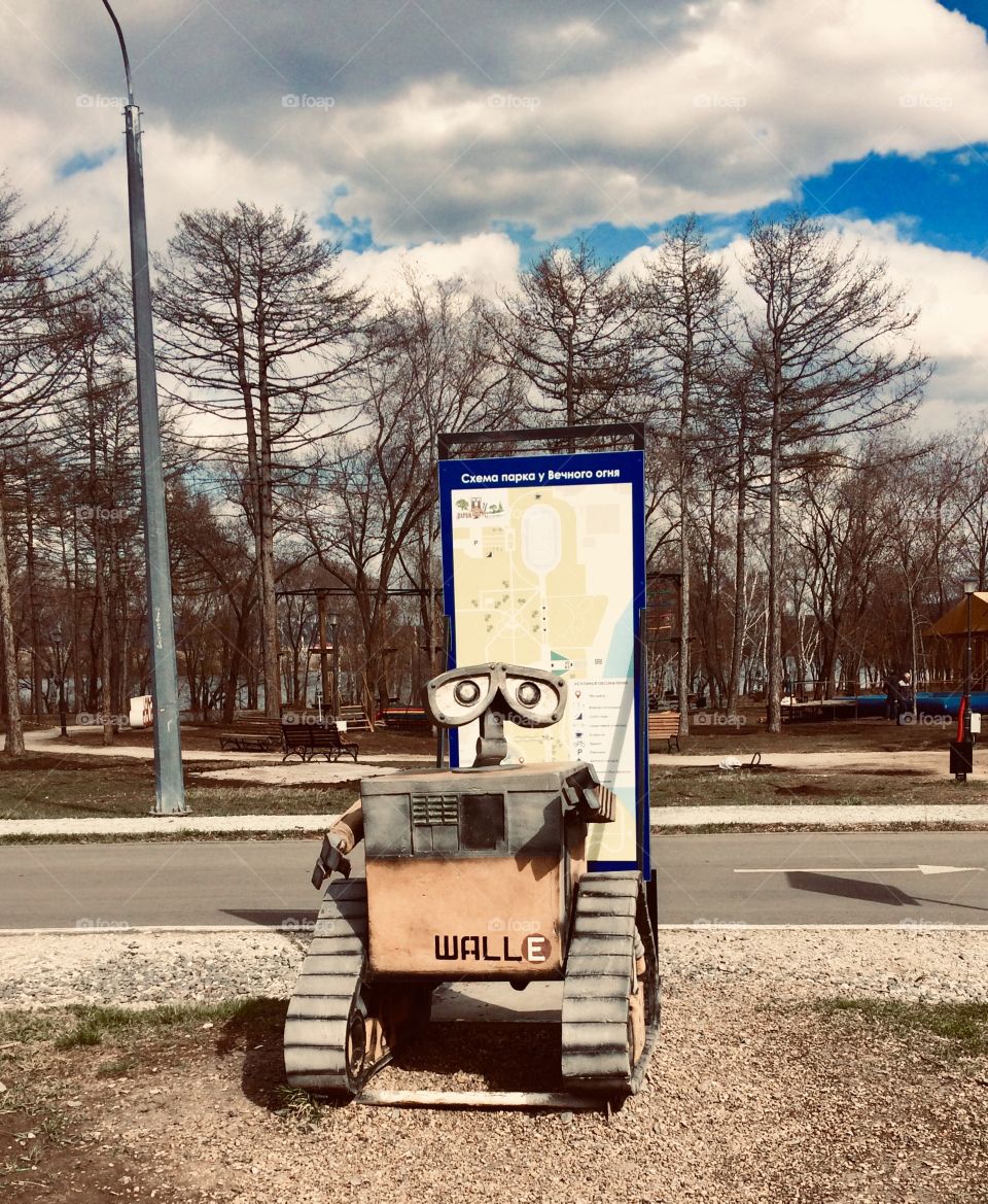 Robot Walle park sky tree