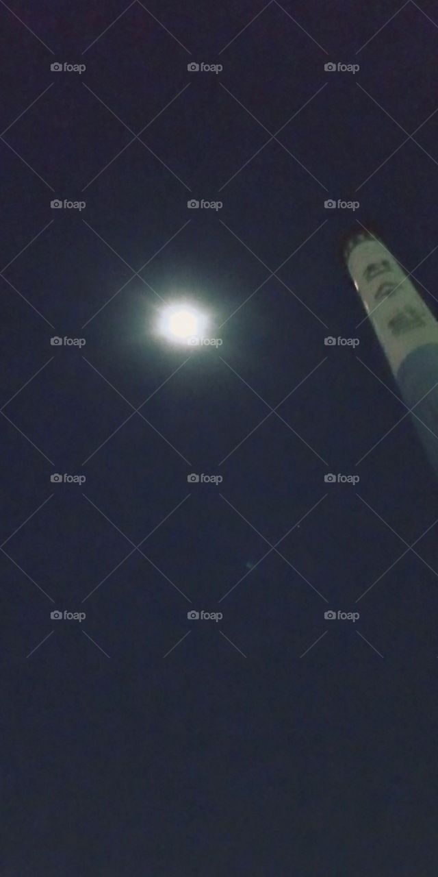 The moon tonight shining so bright.