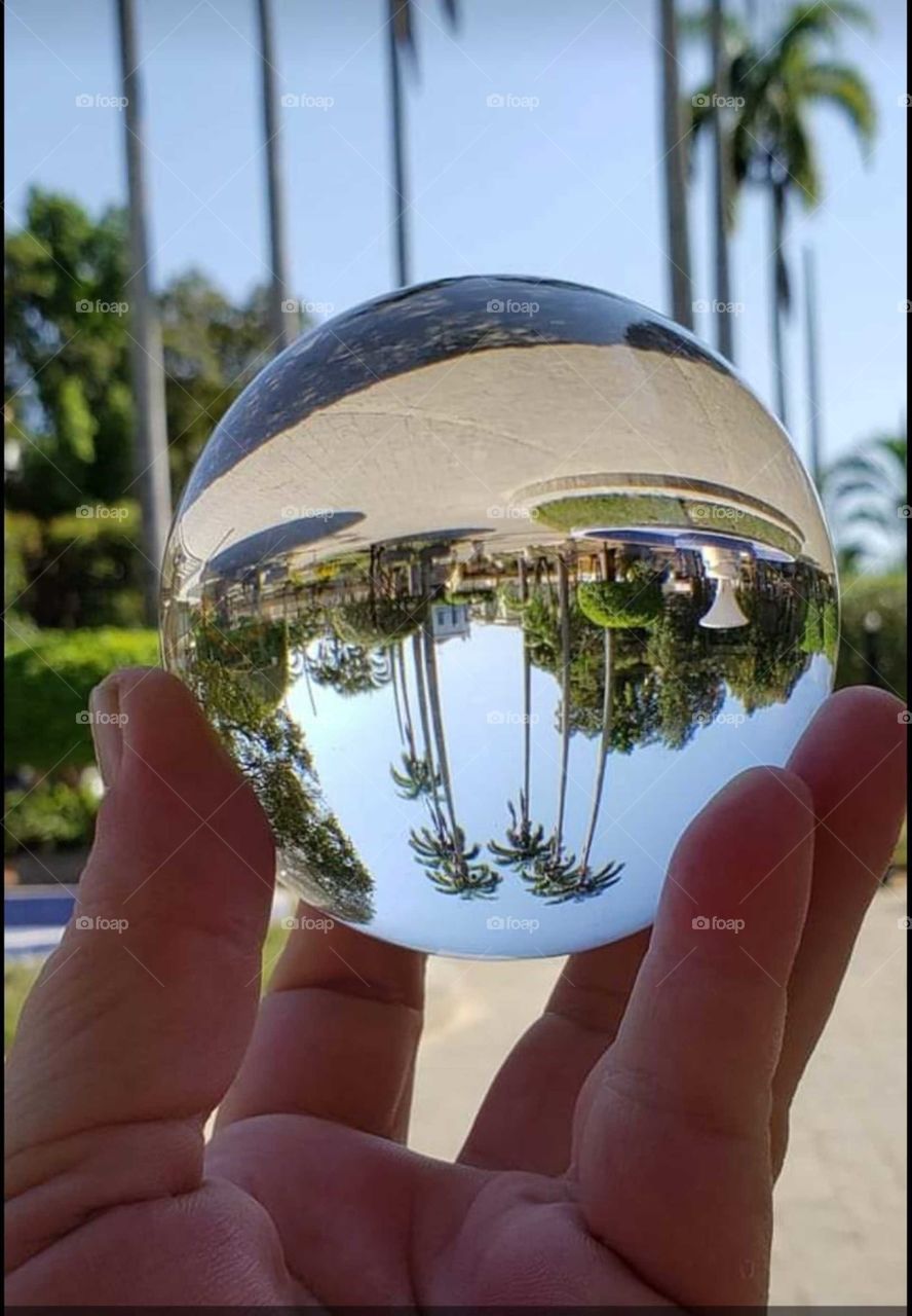 Lens ball