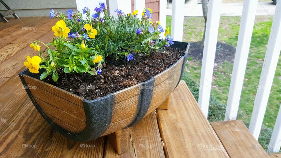 Barrel planter