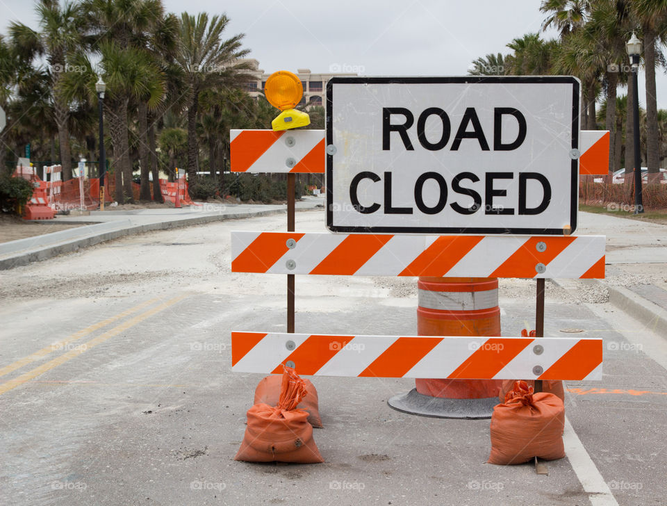 street sign construction orange by ventanamedia