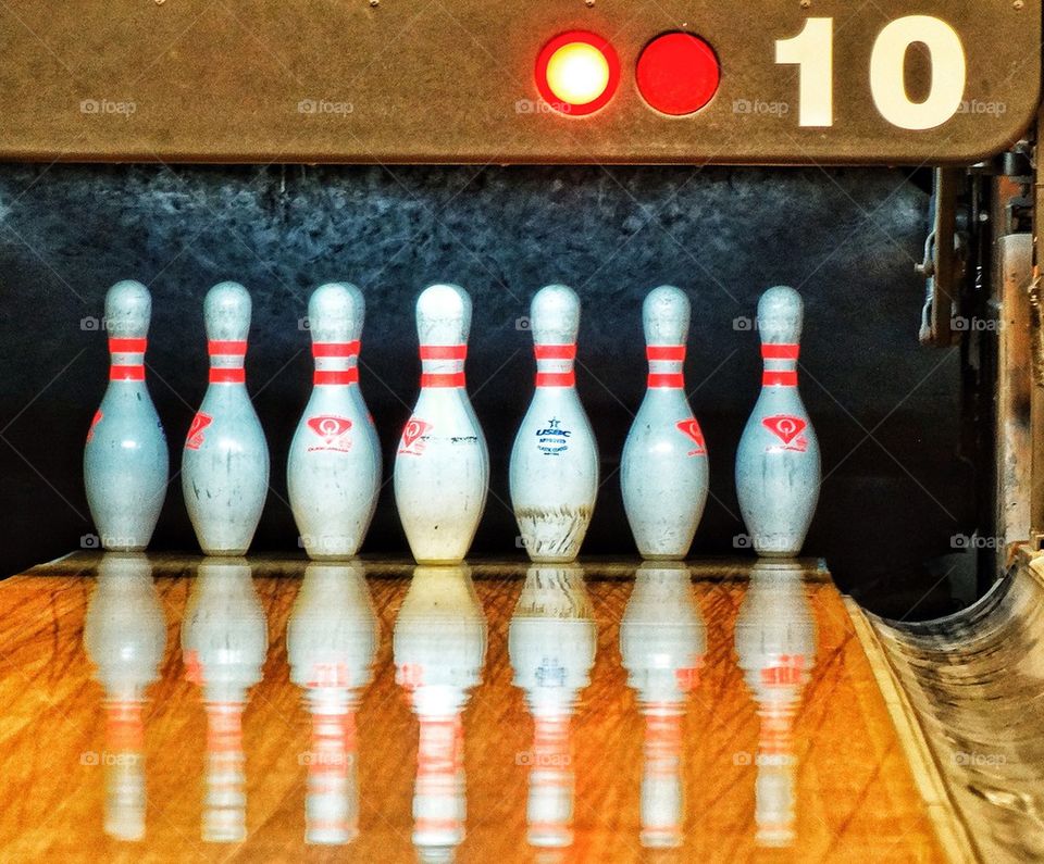 Ten bowling pins