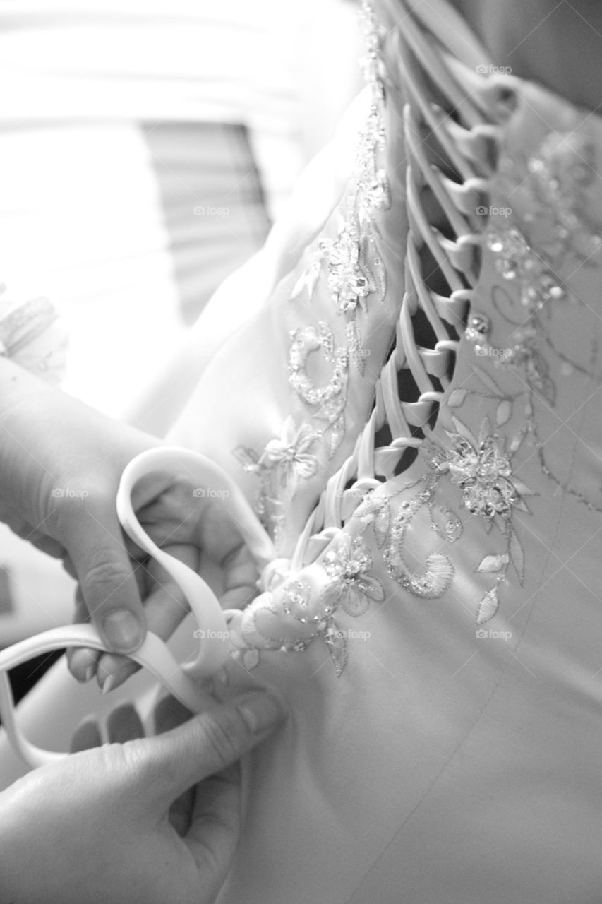 Bride getting ready to her wedding