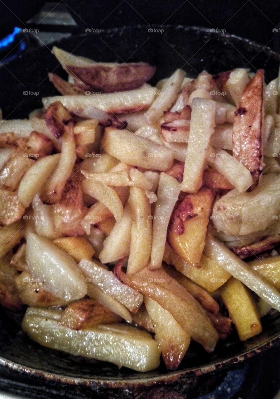 Жареная картошка fried potatoes
