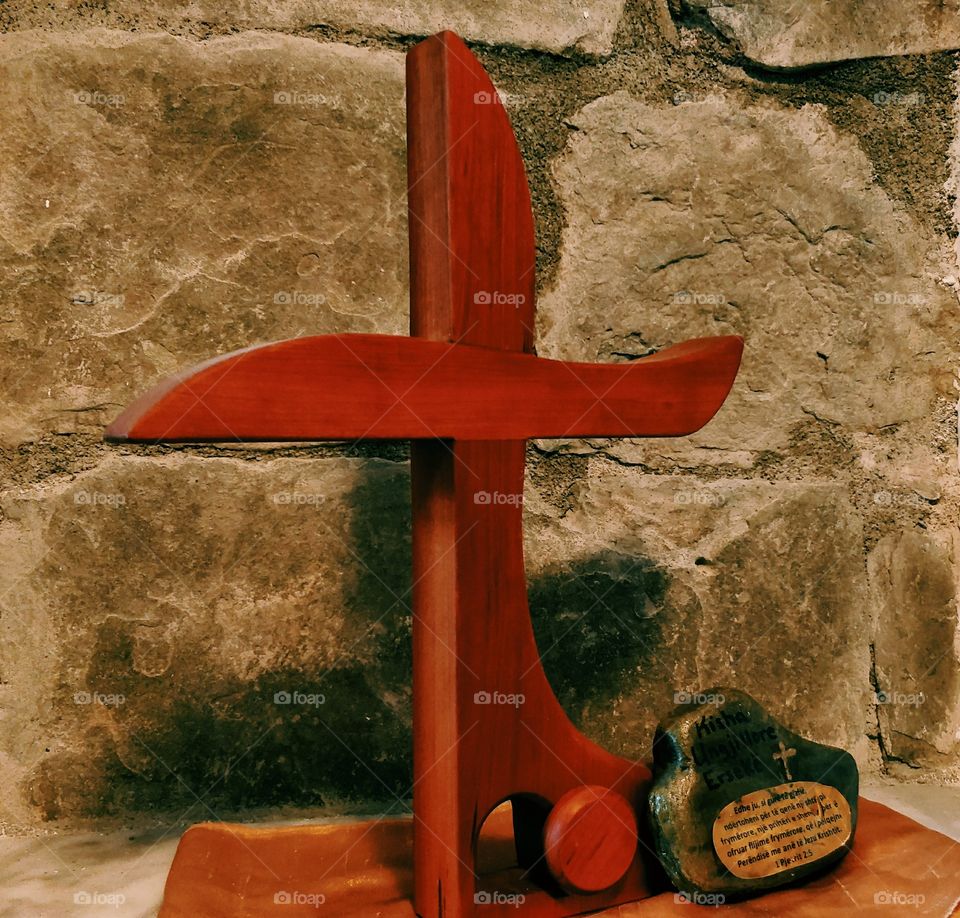 Empty Cross - Empty Tomb