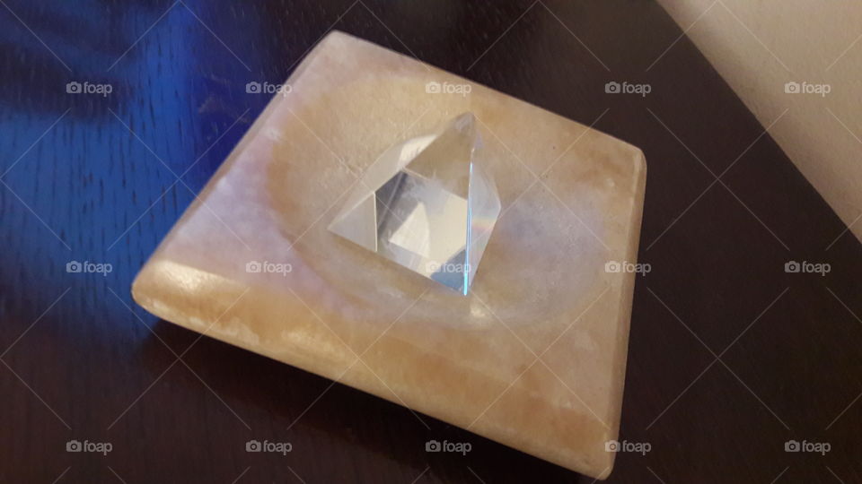 glas pyramid