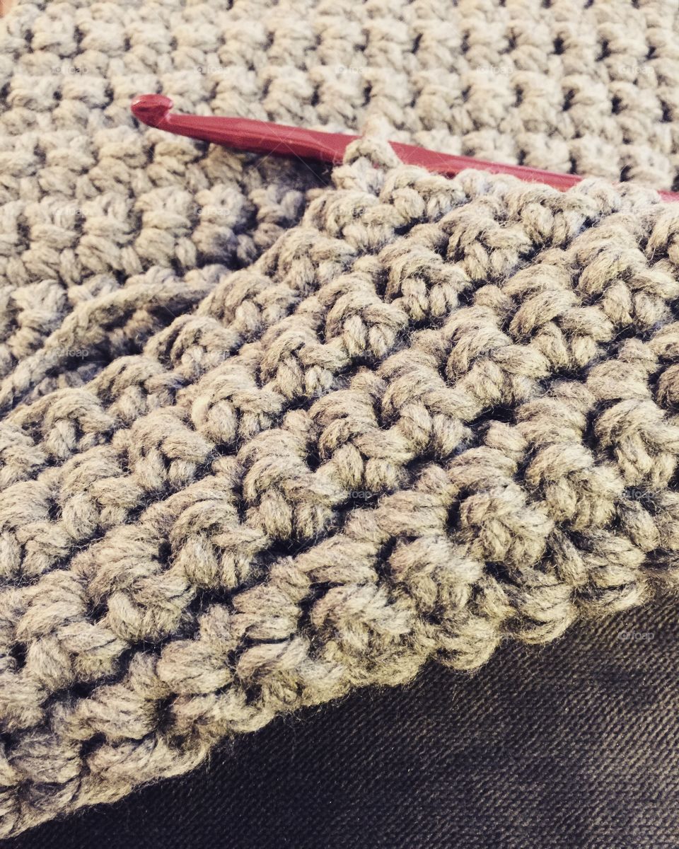 Crocheting a grey scarf