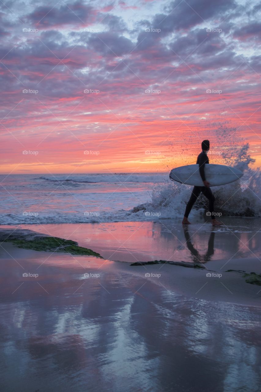 It takes a lot to distract the surfer 
