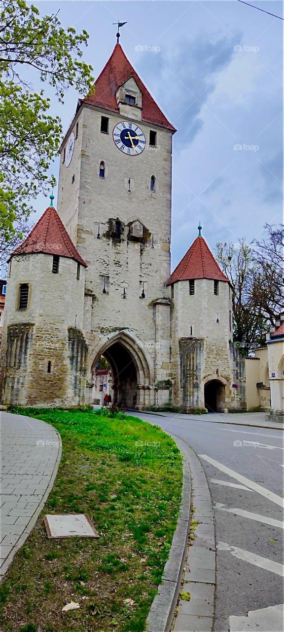 This is the entrance to the “Villapark”, a park surrounding a royal villa built from 1854 to 1856 by “King Maximilian II” of “Bavaria” in the East of the old inner city of “Regensburg” by the river “Danube” or “Donau”. 2024. Hypnotic Productions