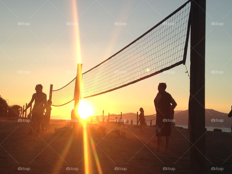 Sunset beach volley 