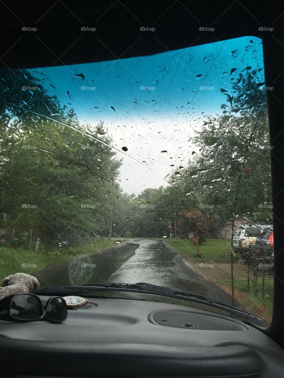 This is what yesterday looked like, rainy. After a few rain drops along comes the sun.