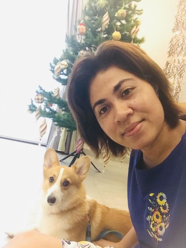 Selfie with corgi 