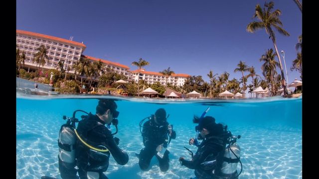 Diving skills in the pool