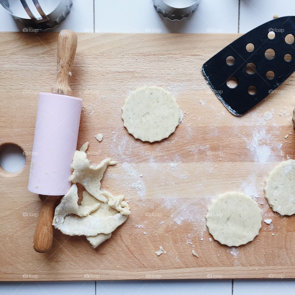 Cutting the cookies