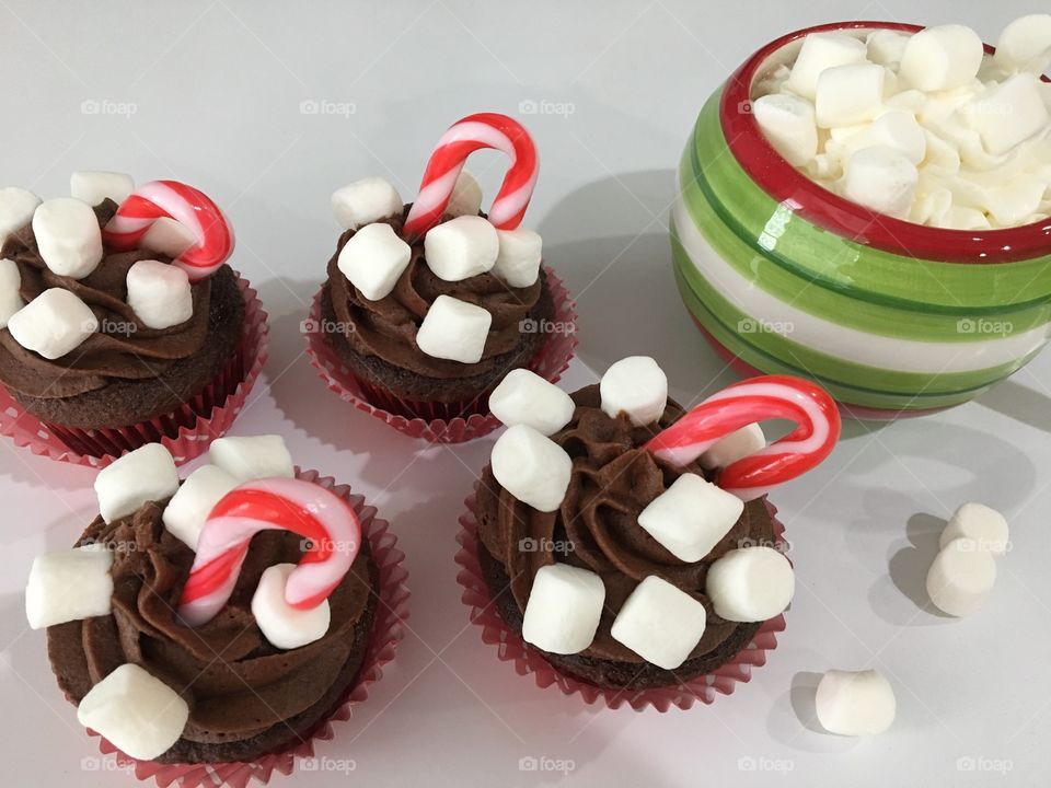 Hot Chocolate Cupcakes 