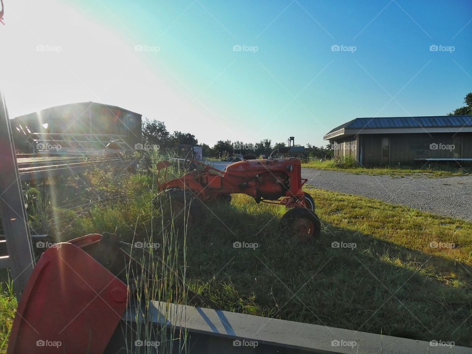 good ole country. This is a picture I took of a tractor π that was sitting by the road I was traveling down. π£ πΆ π π₯ π¨