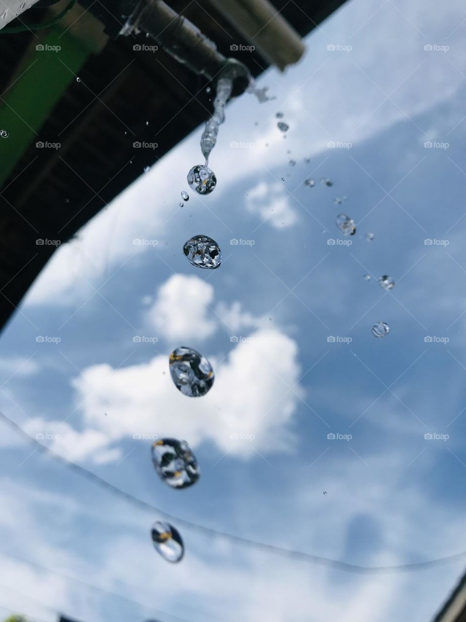 falling water splashes