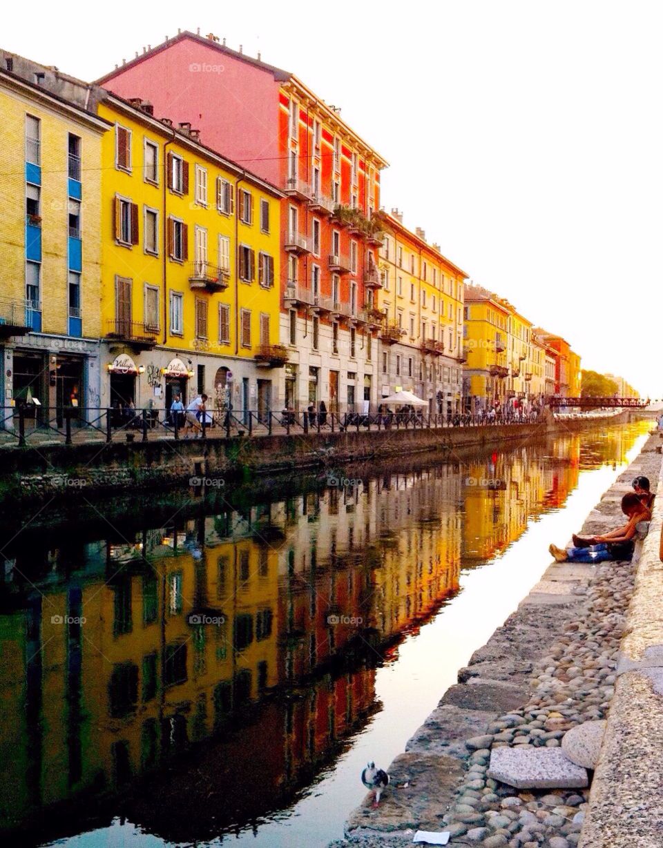 Navigli. Yellow buildings