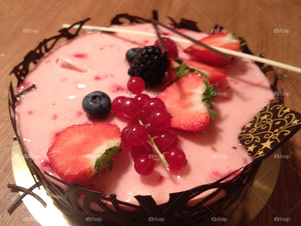 birthday cake strawberry by liselott