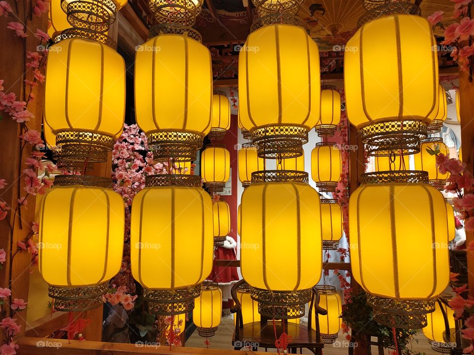 yellow lamps