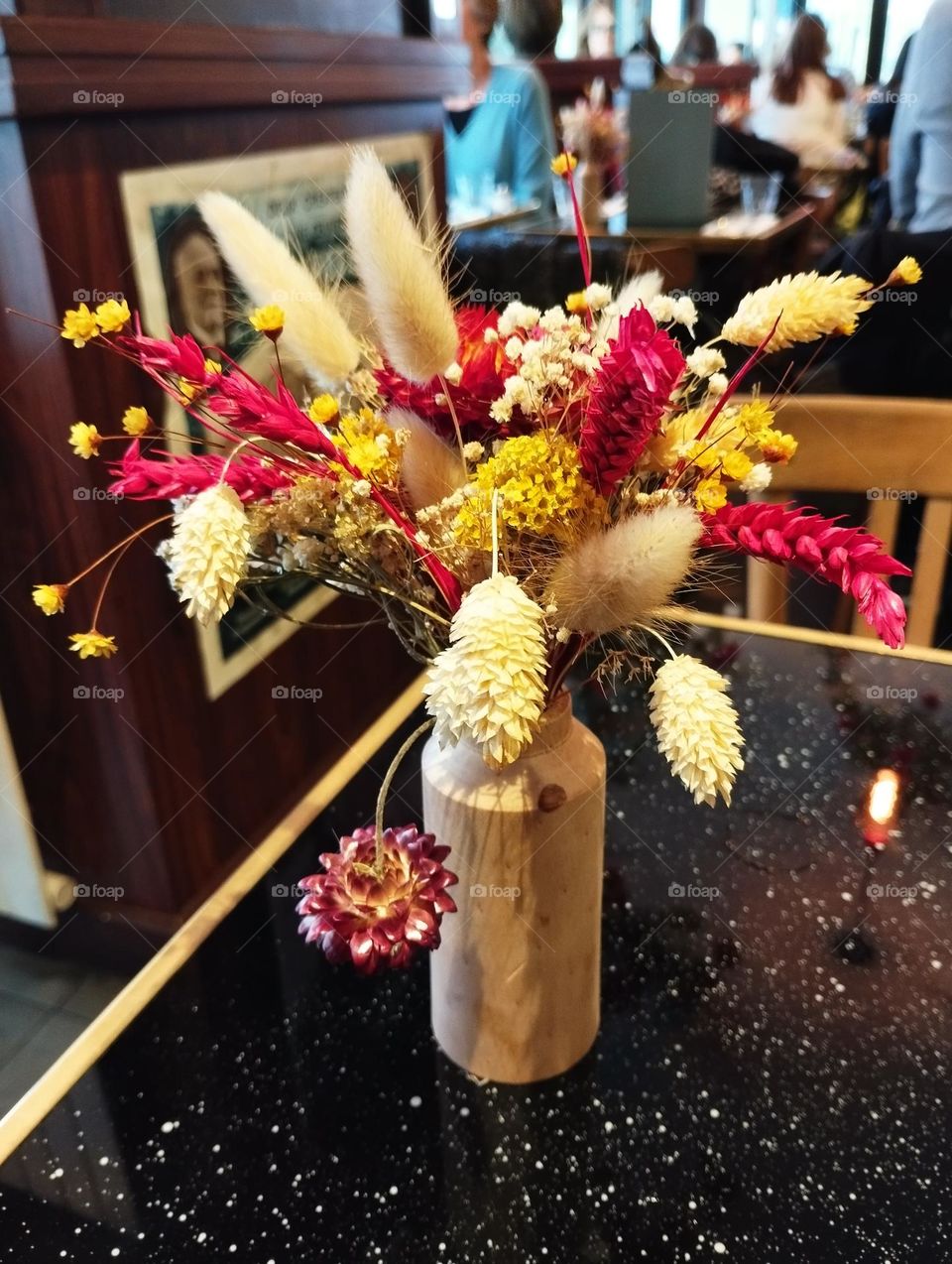 Automnal bouquet in café