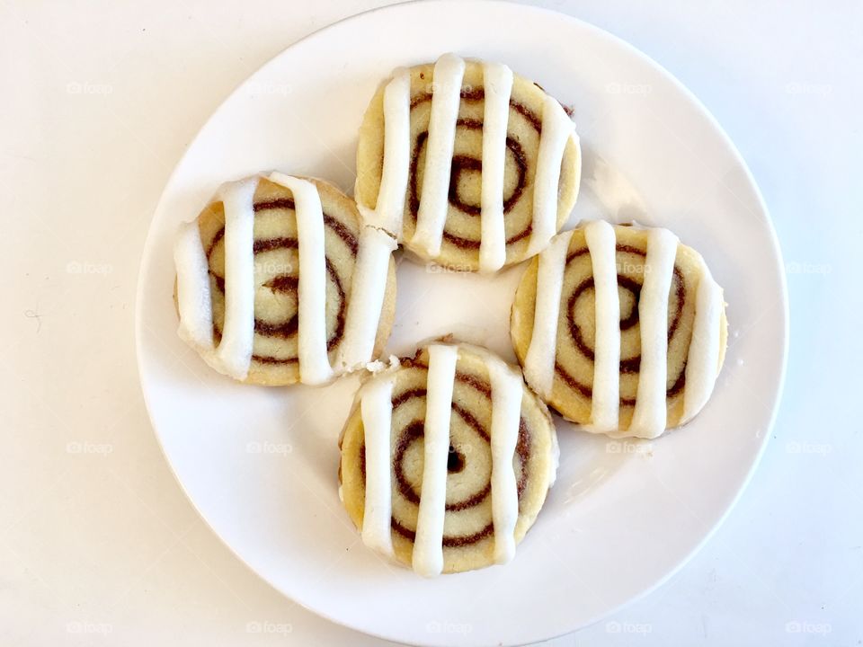 Cinnamon roll cookies