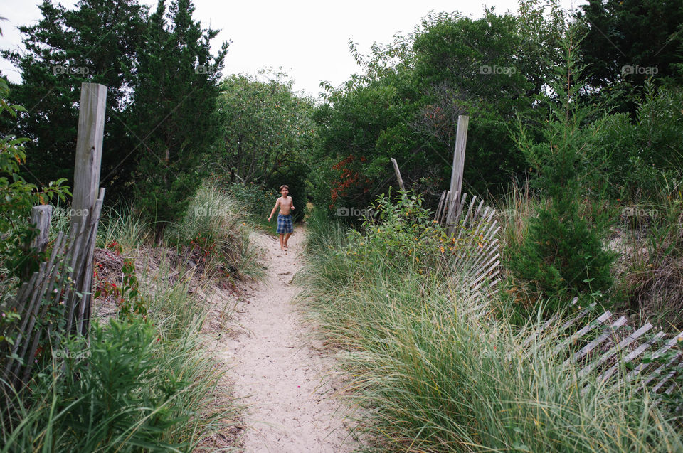 Beach path. Ocean city, no