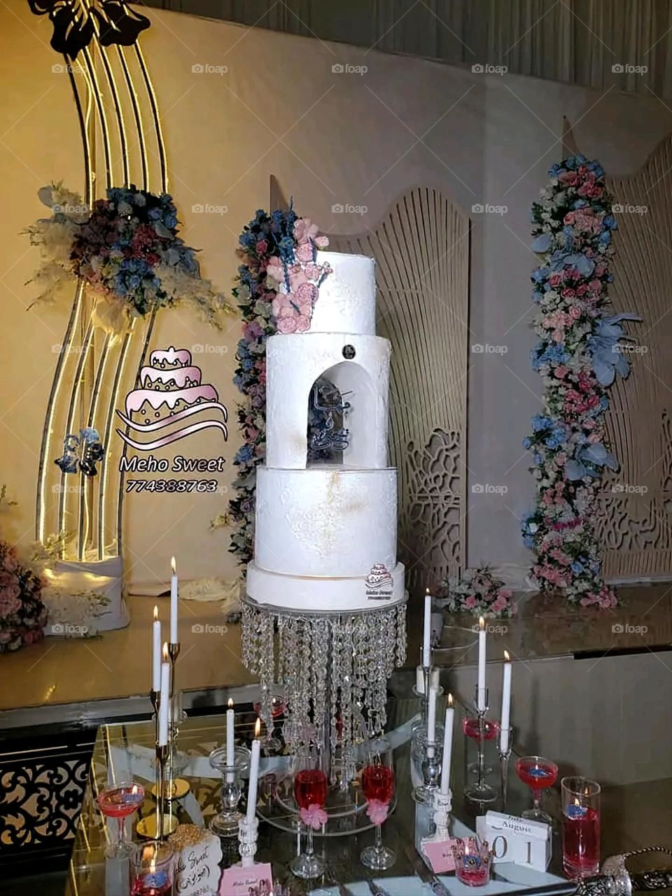 A very beautiful picture, and there is no better picture than it. There is no better picture of green herbs and colorful, red and white roses than it. Glory be to God, the natural and picturesque view, and there is no more