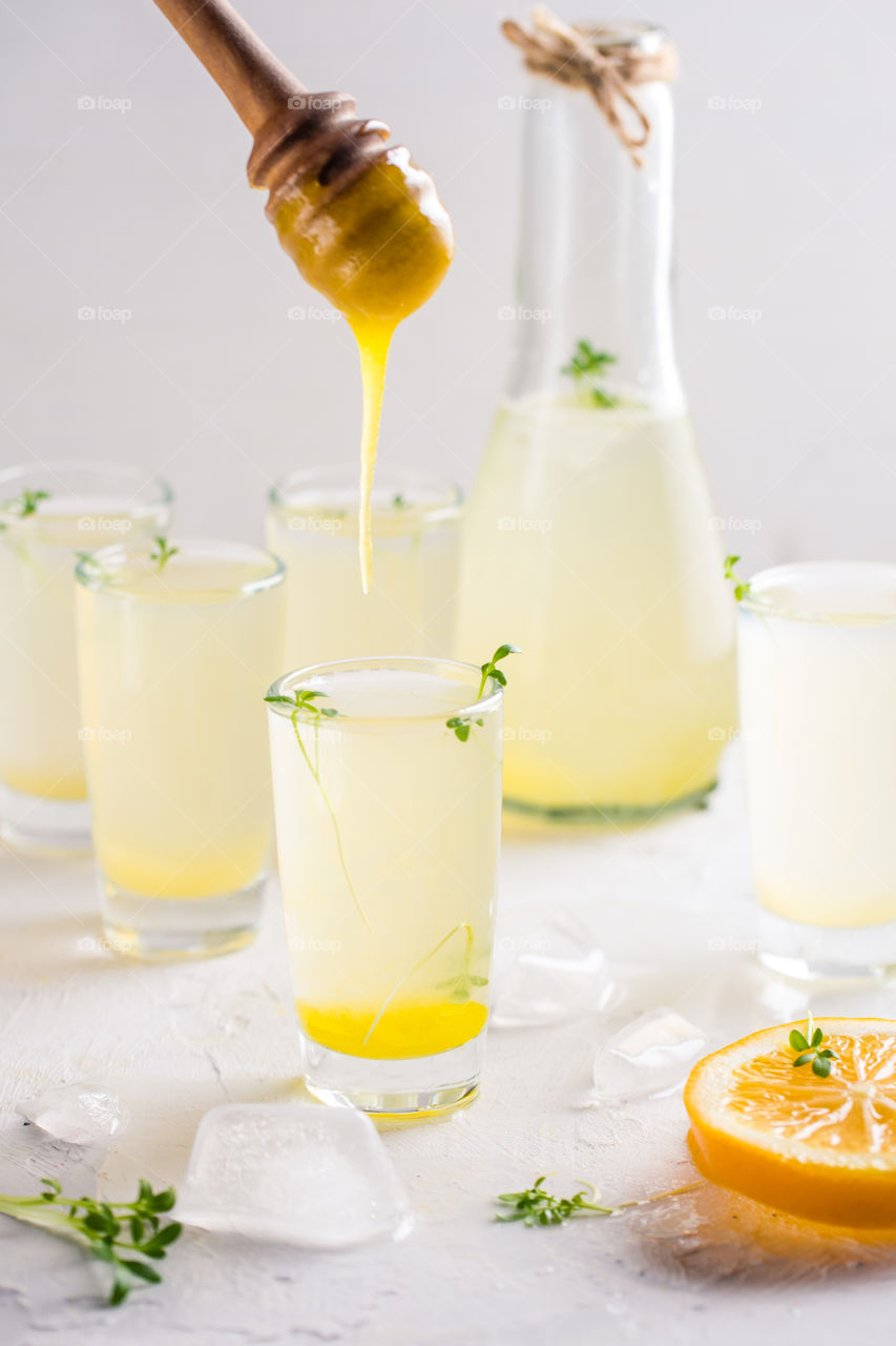 Citrus lemonade with honey