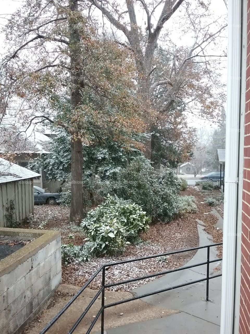 Snowing in Huntersville, AL.