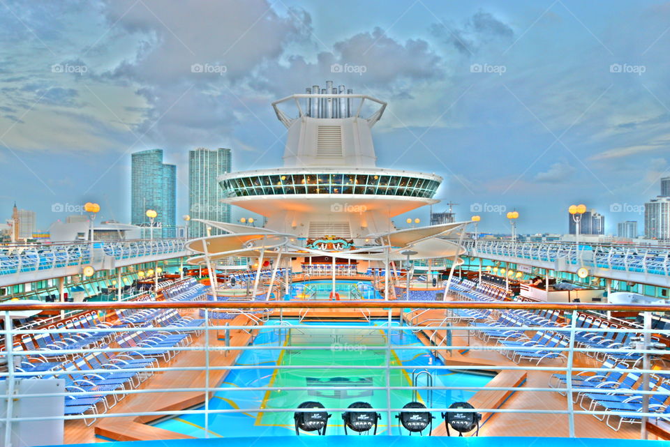 Cruise ship   