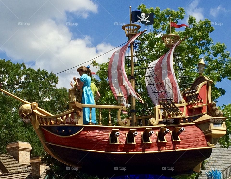 Disney Parade, Magic Kingdom, Travel, June 2016, #Disney, #Disney World, #Orlando, #MainStreet, #Electric MainStreet, #Electrical Parade, Balloon, #Windy, #Peter Pan, Float