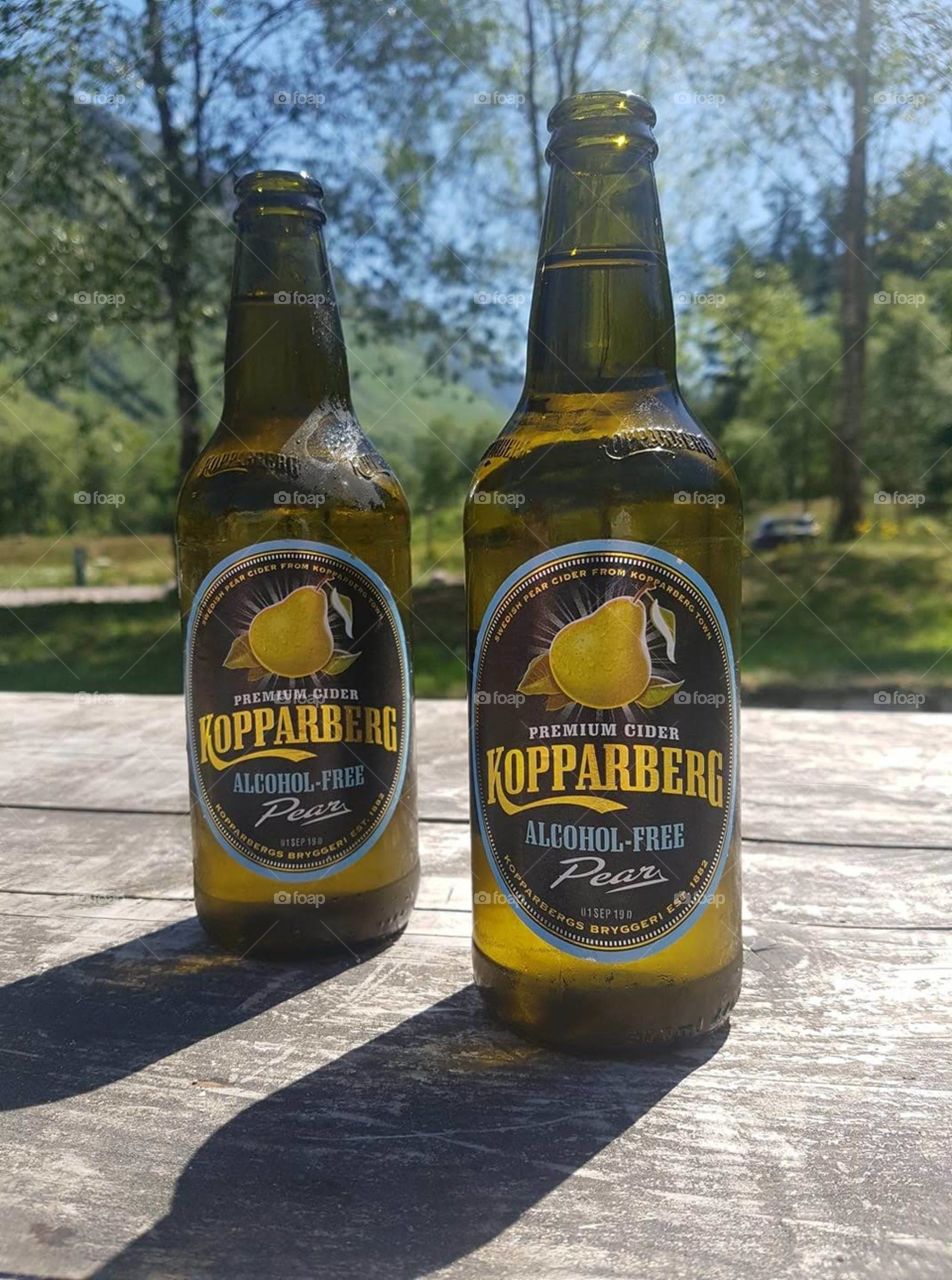 Kopparberg alcohol free cider in the sun