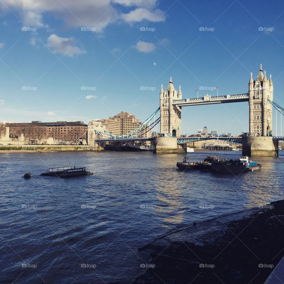 London bridge by day