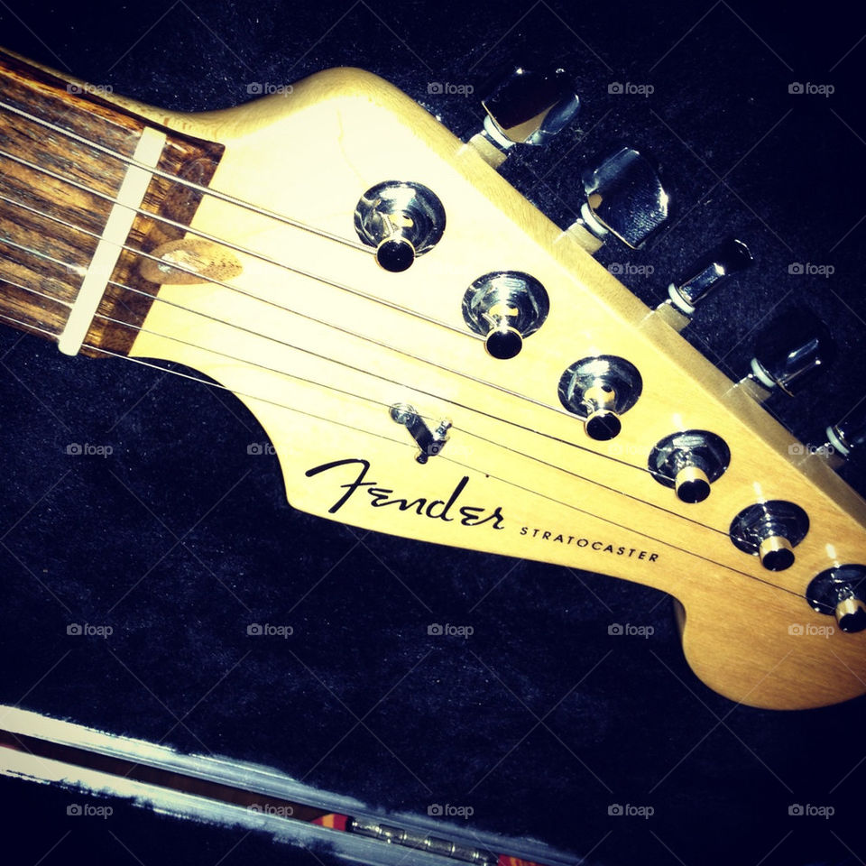 FENDER STRAT