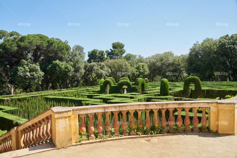 Maze and balustrade 