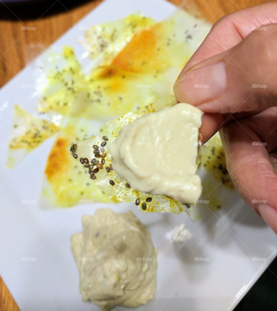 rice chips and avocado dip