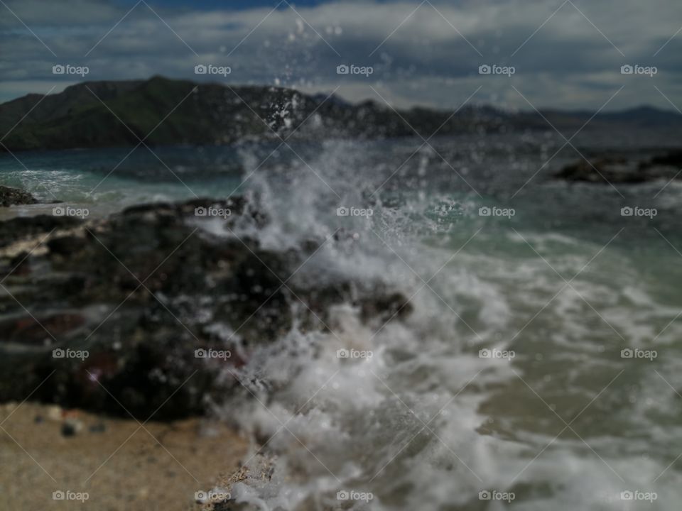 water crashing