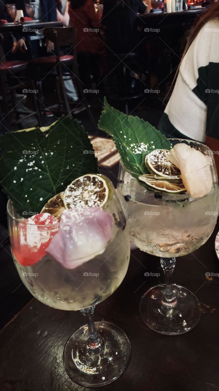 Cocktails at Oscar Wilde NYC