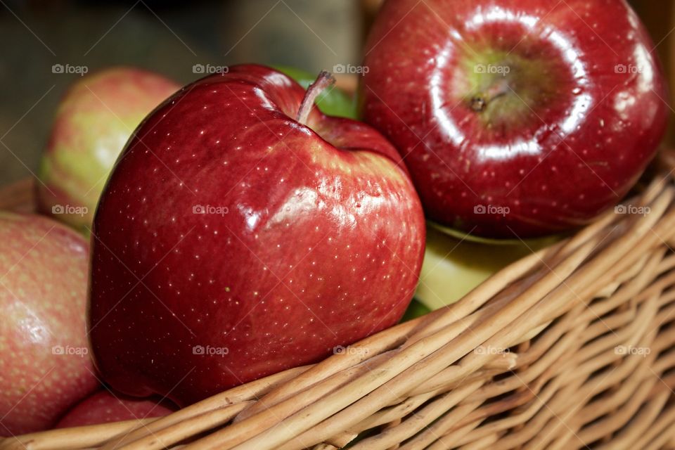 Red apples