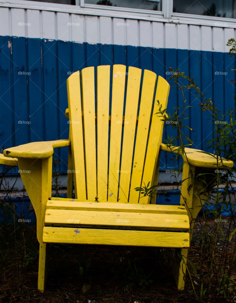 Old Yellow lawn chair