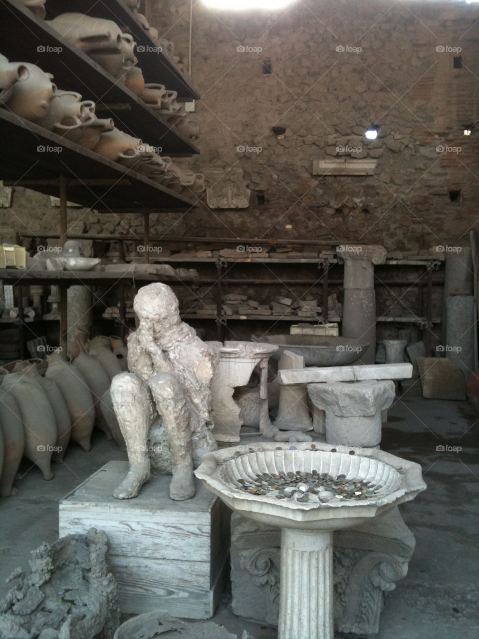 statue jars pompei artifacts by sedude