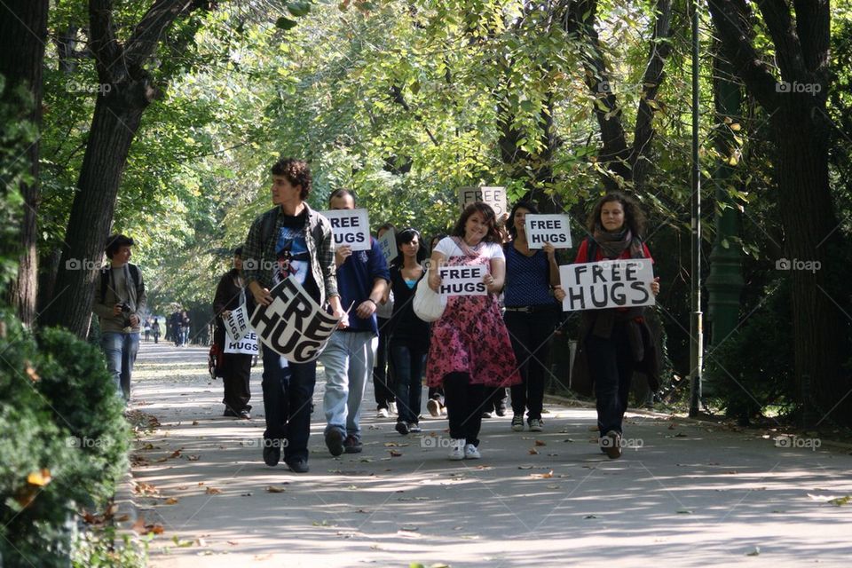 Free hugs