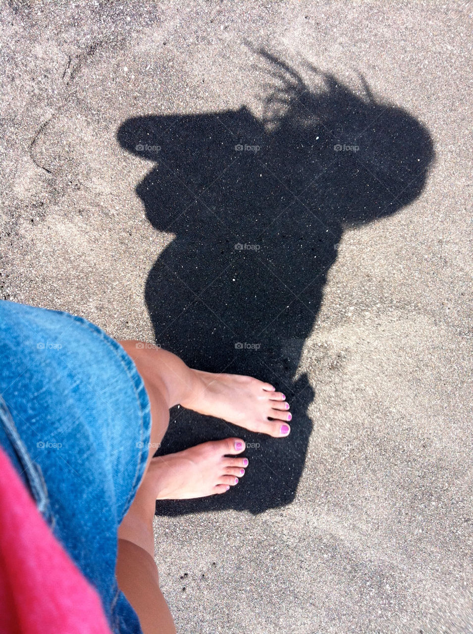 beach black shadow sand by jennyhy